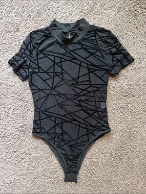 Black Geometric Short-Sleeve One-Piece Bodysuit for Kids